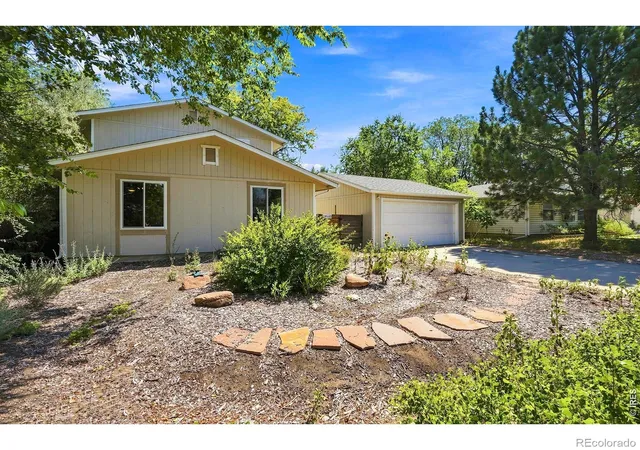 Photo 2 of Single family home for sale at 942 Granite Ct, Longmont, CO 80504 | MLS# IR1066608 | Listing updated on 2026-08-19