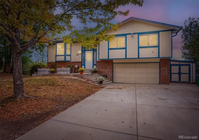 Photo 3 of Single family home for sale at 7533 W Ottawa Pl, Littleton, CO 80128 | MLS# 5646564 | Listing updated on 2026-10-07
