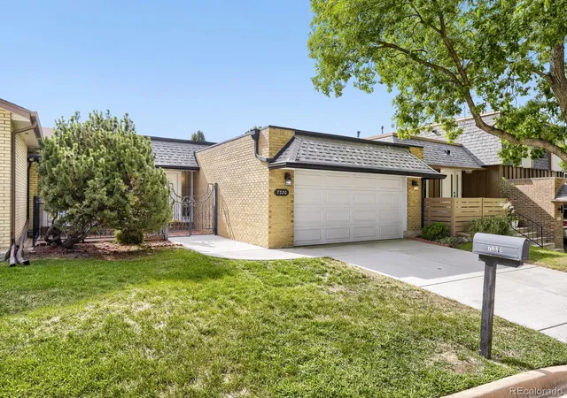 Photo 2 of Single family home for sale at 7220 W Maple Dr, Lakewood, CO 80226 | MLS# 5295620 | Listing updated on 2026-09-21