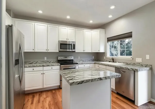 Photo 4 of Single family home for sale at 9889 Thornbury Wy, Littleton, CO 80129 | MLS# 7864212 | Listing updated on 2026-10-10