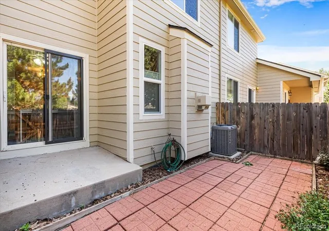 image of 1127 S Ventura Cir, Aurora, CO 80017
