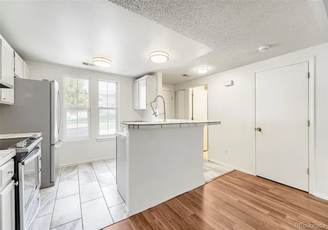 2nd image of 1543 S Ouray Cir #C, Aurora, CO 80017 | MLS# 8663596