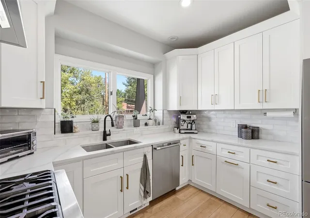 4th image of 434 E Lake Pl, Centennial, CO 80121 | MLS# 9646686