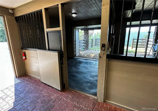 40th image of 6917 Timbers Dr, Evergreen, CO 80439 | MLS# 4383693