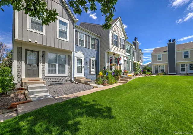 Photo 3 of Townhouse for sale at 10720 Foxwood Ct, Parker, CO 80138 | MLS# 6207827 | Listing updated on 2026-09-28