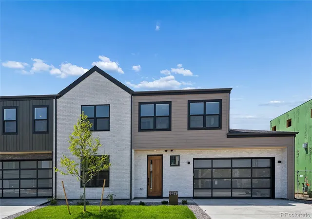 Photo 2 of Single family home for sale at 6408 Quitman Ct, Arvada, CO 80003 | MLS# 4192393 | Listing updated on 2026-10-14