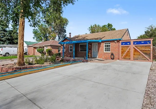 2nd image of 1748 Nome St, Aurora, CO 80010 | MLS# 7606334