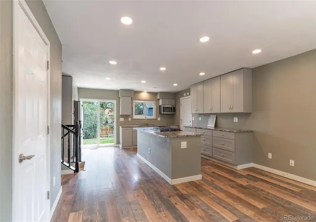 Photo 4 of Single family home for sale at 4912 S Xenon Ct, Morrison, CO 80465 | MLS# 4056526 | Listing updated on 2026-09-24