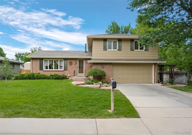 2nd image of 12143 W 68th Ave, Arvada, CO 80004 | MLS# 1581516