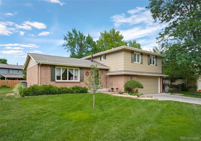 Photo 3 of Single family home for sale at 12143 W 68th Avenue, Arvada, CO 80004 | MLS# 1581516 | Listing updated on 2026-09-20