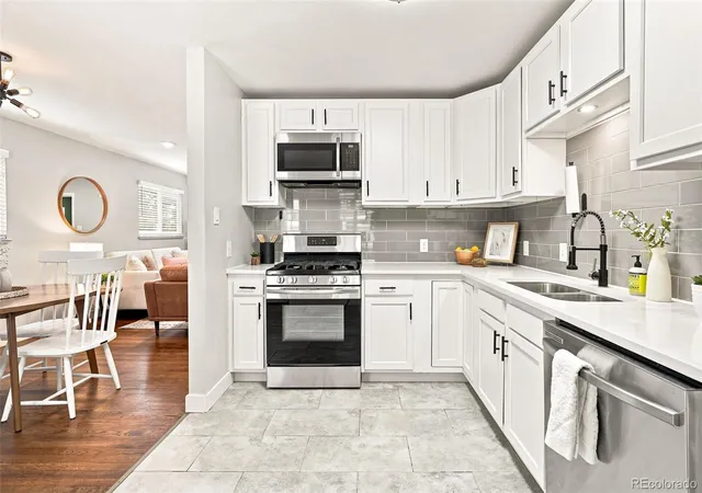 5th image of 1908 Akron St, Aurora, CO 80010 | MLS# 2571237