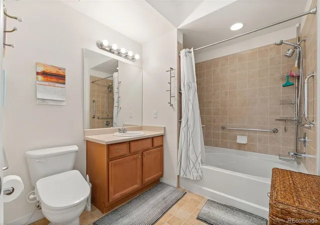 image of 804 Summer Hawk Dr, Longmont, CO 80504