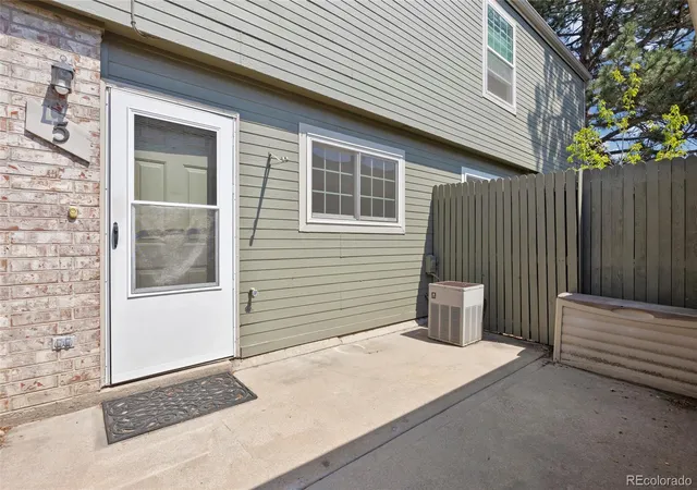 Photo 3 of Townhouse for sale at 3409 S Ammons St #21-5, Lakewood, CO 80227 | MLS# 8223328 | Listing updated on 2026-08-18