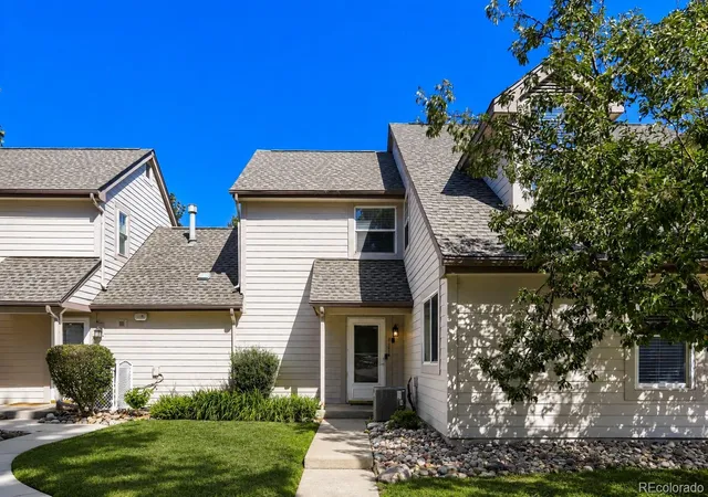 1st image of 2181 S Victor St #E, Aurora, CO 80014 | MLS# 5083195