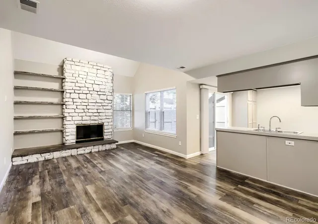 Photo 3 of Townhouse for sale at 2181 S Victor St #E, Aurora, CO 80014 | MLS# 5083195 | Listing updated on 2026-10-11