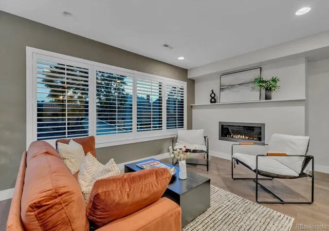 3rd image of 34 S Lincoln St, Denver, CO 80209 | MLS# 4262001