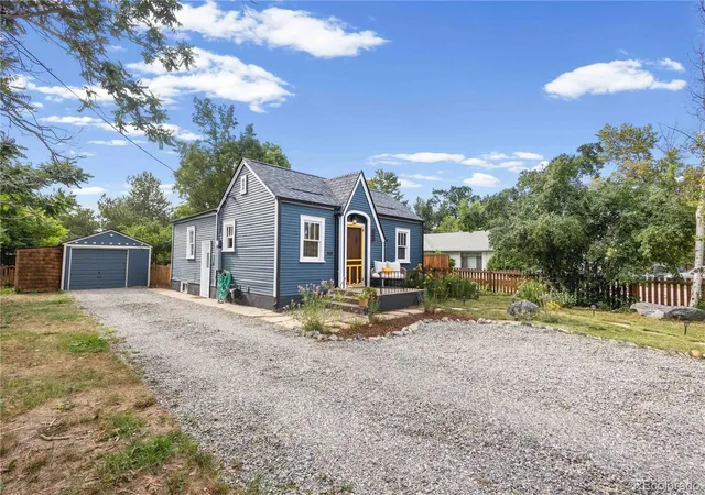 2nd image of 3875 Harlan St, Wheat Ridge, CO 80033 | MLS# 1856782