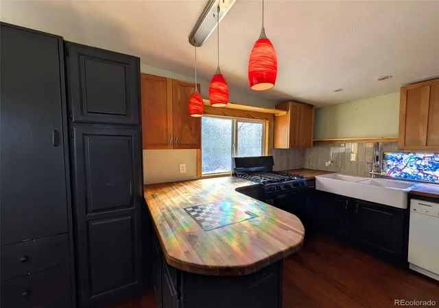 image of 847 Airport Rd, Breckenridge, CO 80424 | MLS# 7559507