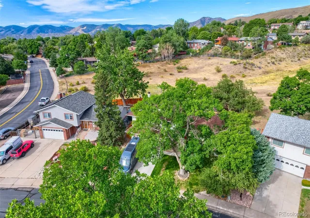 Photo 4 of Single family home for sale at 1681 S Arbutus Pl, Lakewood, CO 80228 | MLS# 3741602 | Listing updated on 2026-08-29