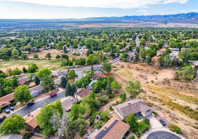 Photo 5 of Single family home for sale at 1681 S Arbutus Pl, Lakewood, CO 80228 | MLS# 3741602 | Listing updated on 2026-08-29