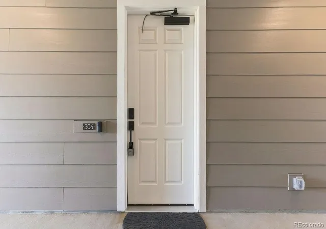 image of 6153 N Ceylon St, Denver, CO 80249