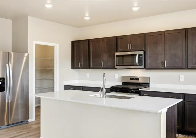 1st image of 1679 Yampa River Dr, Windsor, CO 80550 | MLS# 2757303