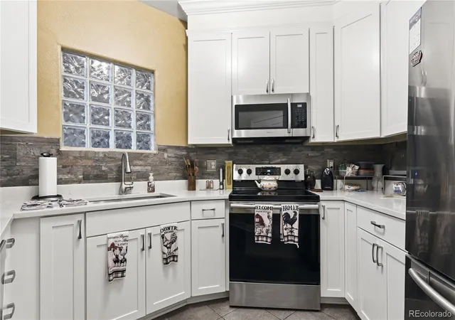 3rd image of 1651 W Canal Cir, Littleton, CO 80120