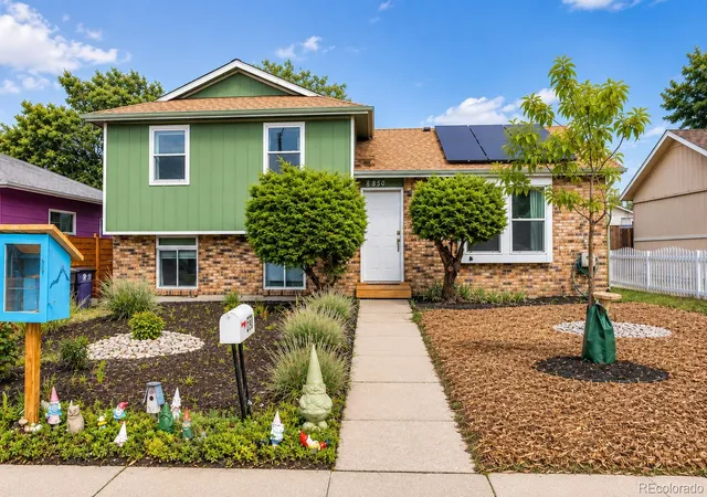 Photo 1 of Single family home for sale at 850 S Kearney St, Denver, CO 80224 | MLS# 6238146 | Listing updated on 2026-09-05