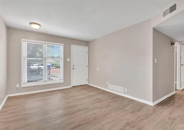 3rd image of 1215 Yuba St, Aurora, CO 80011 | MLS# 7614576