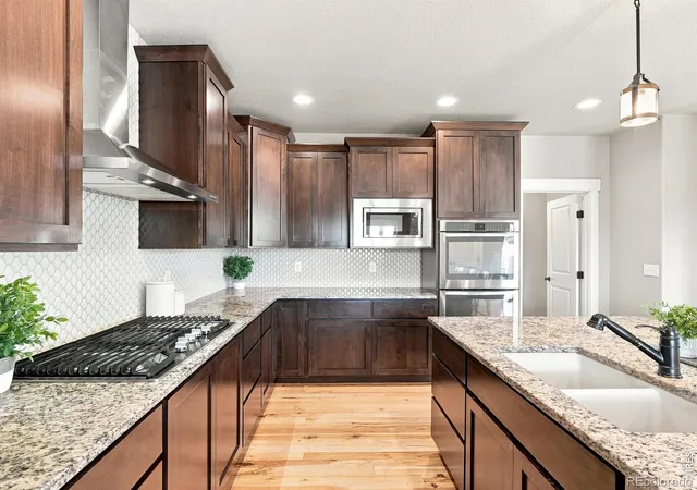 4th image of 608 Vermilion Peak Dr, Windsor, CO 80550 | MLS# IR1066726