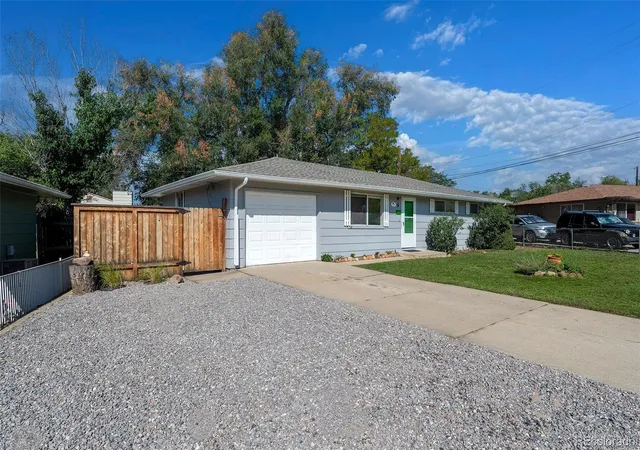 Photo 3 of Single family home for sale at 9 Elizabeth Ct, Longmont, CO 80501 | MLS# 2085384 | Listing updated on 2026-09-08