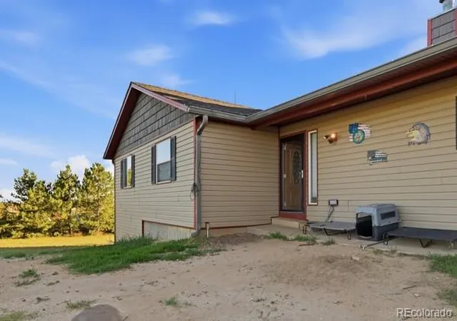 Photo 3 of Single family home for sale at 44310 Homestead Rd, Elizabeth, CO 80107 | MLS# 7735747 | Listing updated on 2026-09-16