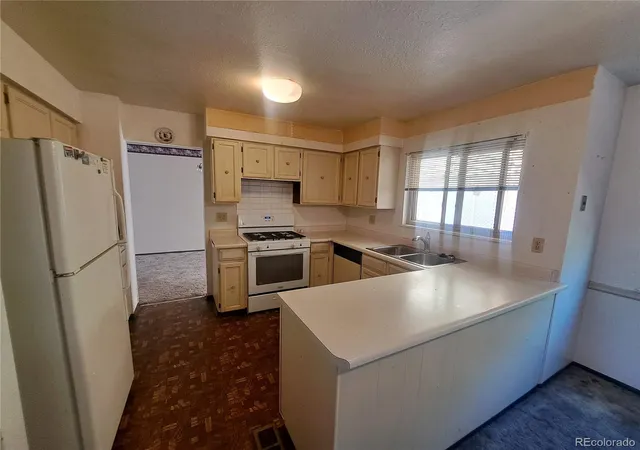 3rd image of 4571 Abilene St, Denver, CO 80239 | MLS# 7325746