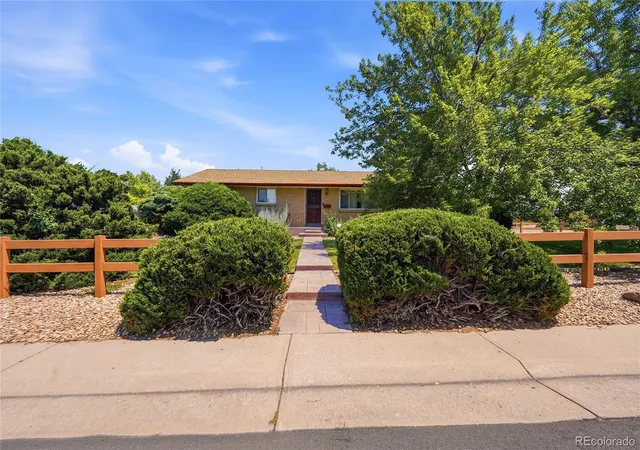 2nd image of 7290 S Penrose Ct, Centennial, CO 80122 | MLS# 5718384
