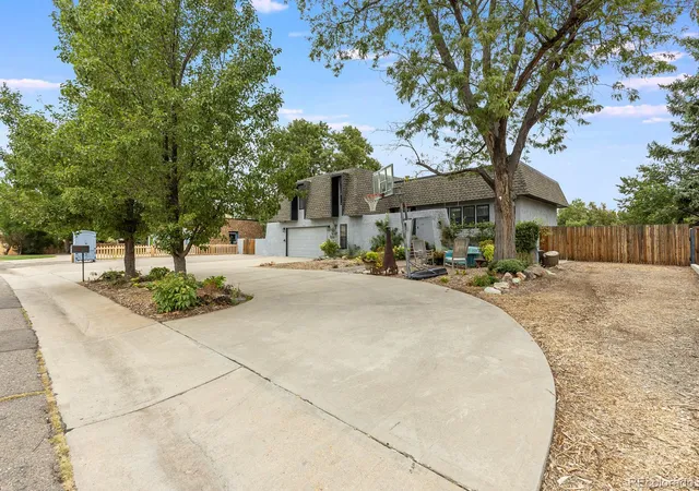 Photo 2 of Single family home for sale at 7690 Kline Dr, Arvada, CO 80005 | MLS# 5105119 | Listing updated on 2026-09-19