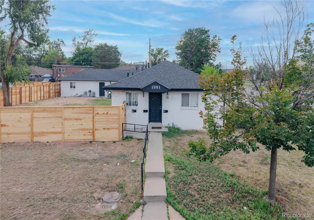 2nd image of 1981 Alton St, Aurora, CO 80010 | MLS# 6712655