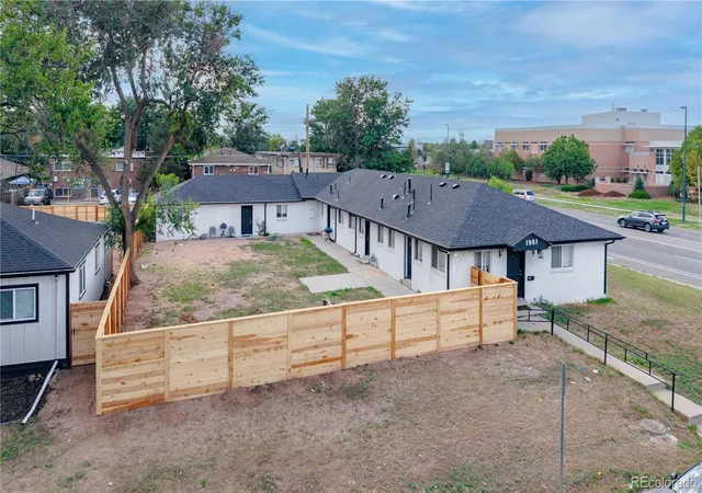 3rd image of 1981 Alton St, Aurora, CO 80010 | MLS# 6712655