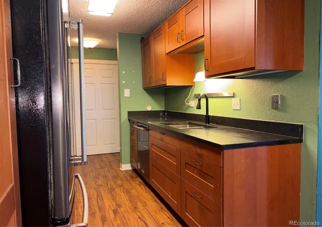 3rd image of 2325 S Linden Ct #215, Denver, CO 80222 | MLS# 2207902