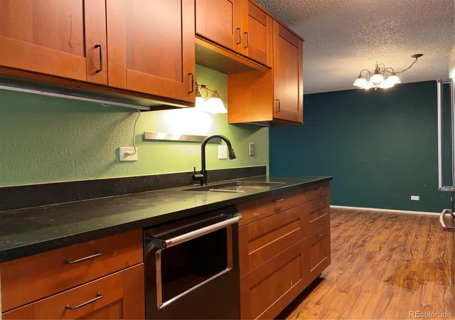 4th image of 2325 S Linden Ct #215, Denver, CO 80222 | MLS# 2207902