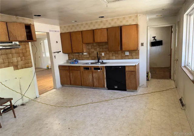 5th image of 286 Beryl Wy, Broomfield, CO 80020 | MLS# 8571874