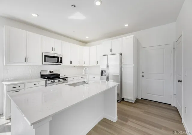 Photo 3 of Sale Pending at 7659 S Mobile Way, Aurora, CO 80016 | MLS# 5560096 | Listing updated on 2026-09-28