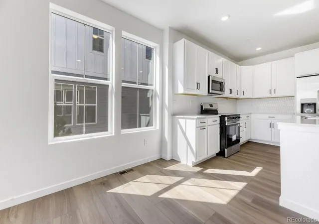 Photo 4 of Sale Pending at 7659 S Mobile Way, Aurora, CO 80016 | MLS# 5560096 | Listing updated on 2026-09-28