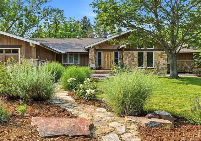 Photo 3 of Single family home for sale at 7047 Yampa Ct, Boulder, CO 80301 | MLS# IR1066793 | Listing updated on 2026-09-27