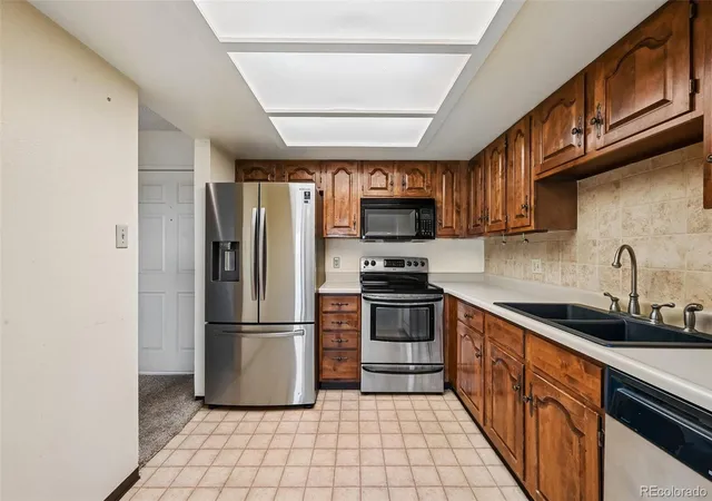 Photo 3 of Condo for sale at 13931 E Marina Dr #601, Aurora, CO 80014 | MLS# 9580227 | Listing updated on 2026-09-22