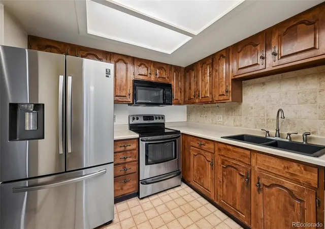 Photo 4 of Condo for sale at 13931 E Marina Dr #601, Aurora, CO 80014 | MLS# 9580227 | Listing updated on 2026-09-22