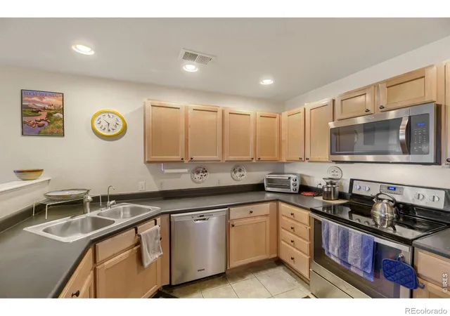 5th image of 1703 Whitehall Dr #7i, Longmont, CO 80504 | MLS# IR1066801