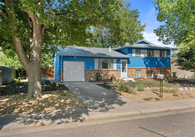2nd image of 829 S Nome St, Aurora, CO 80012 | MLS# 5067220