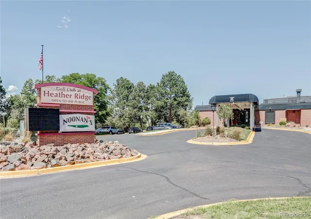 Listing Photo 2 - Condo for sale in building located at 2826 S Wheeling Wy, Aurora, CO 80014
