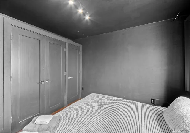 image of 1140 N Downing St, Denver, CO 80218