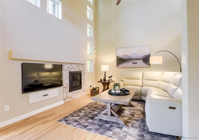 4th image of 6617 S Forest Wy #E, Centennial, CO 80121 | MLS# 8716277